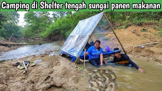 camping di shelter tengah sungai istri senang makanan melimpah di sekeliling kami