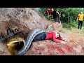 Terrible Brave girl attacked by giant snake Seeking help from hunter | king Fishing