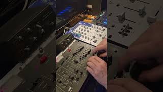 No Input Feedback Synthesis on DJ gear 