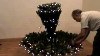 How to shape an artifical Christmas tree