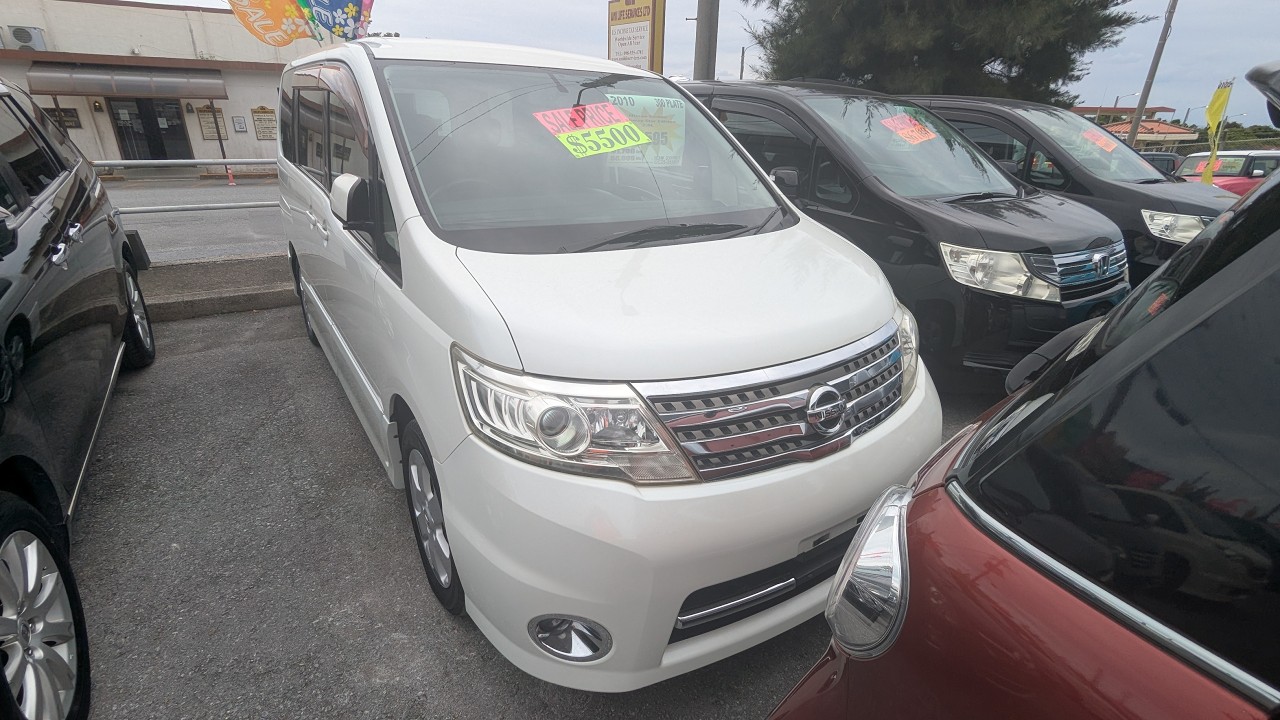 Johnny's Used Cars Okinawa - 2010 Nissan Serena (20061)
