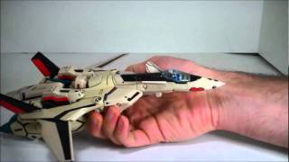 Yamato 1/72 YF-19 and VF-19A – Scorched Earth Toys