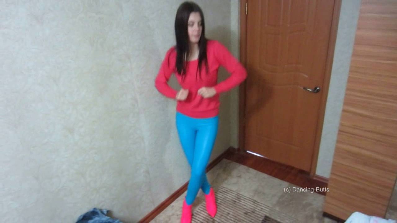 DancingButts Nastia tanzt in Stiefeletten + Leggings (dancing in
