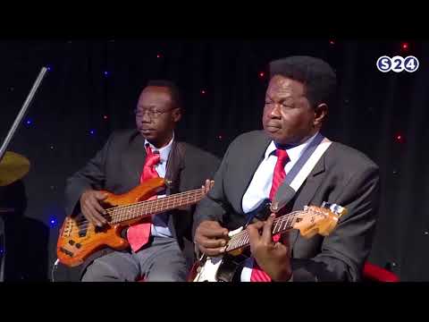 حكمة أحمد المأمون زهو الشباب عيد الفطر المبارك 2018