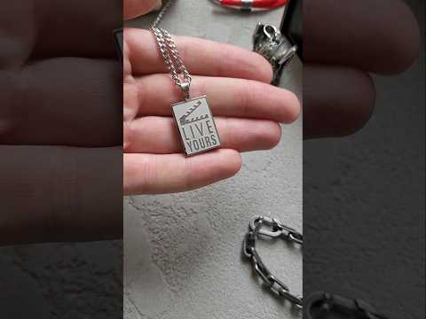 Чоловічий кулон підвіска з ланцюжком CUT на шию з медичної сталі під срібло з Кінохлопавкою, видео 1