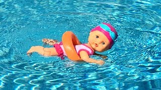 Nueva bebe nenuco nadadora Lola y peppa pig piscina.Nuevo video juguetes en 2018 -