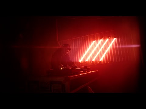 Strapo - VERSUS
