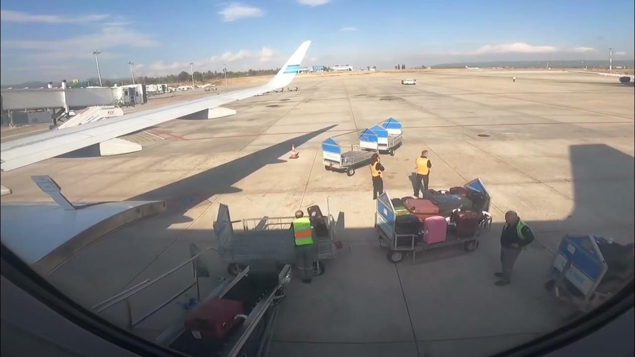 turkey-izmir-airport-how-they-enter-the-baggage-to-the-plane