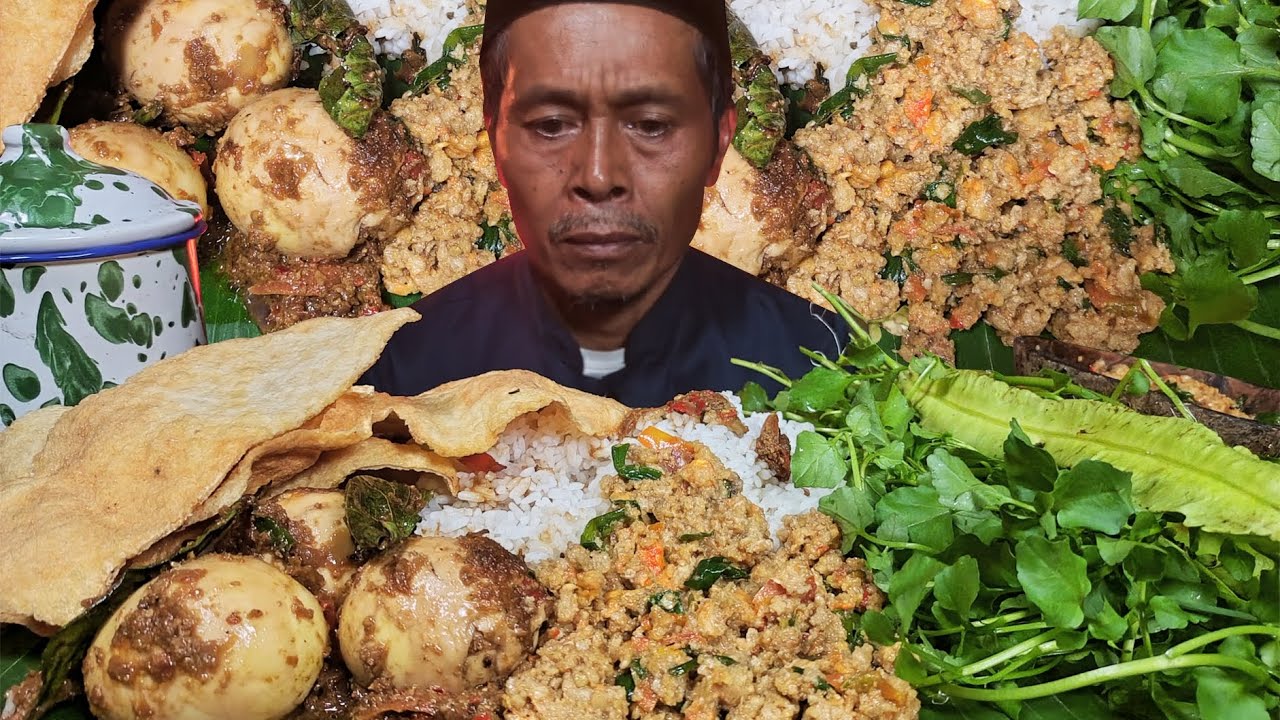 Telor Balado, Sambal Oncom, Opak & Lalapan Mentah