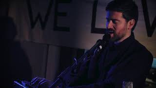 Video thumbnail of "Lau   She Put On Her Headphones  (Reveal Records) live session"