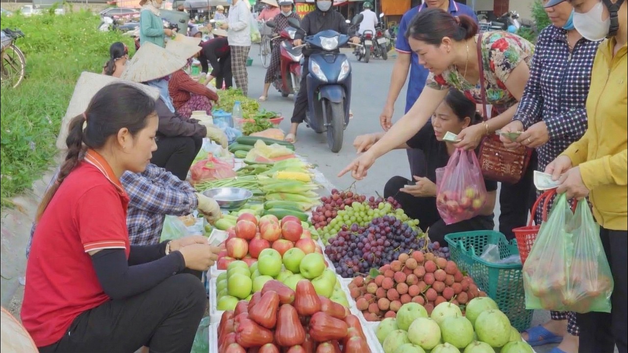 What's So Unusually Bustling About the Roadside Market Today? Sell With Me