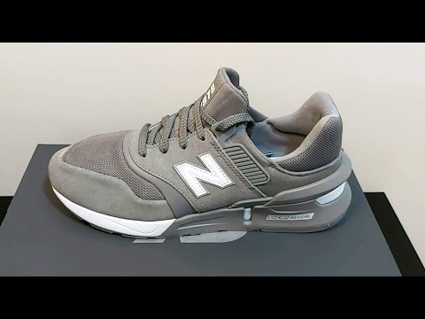 New Balance MS997HR Sneaker on feet 