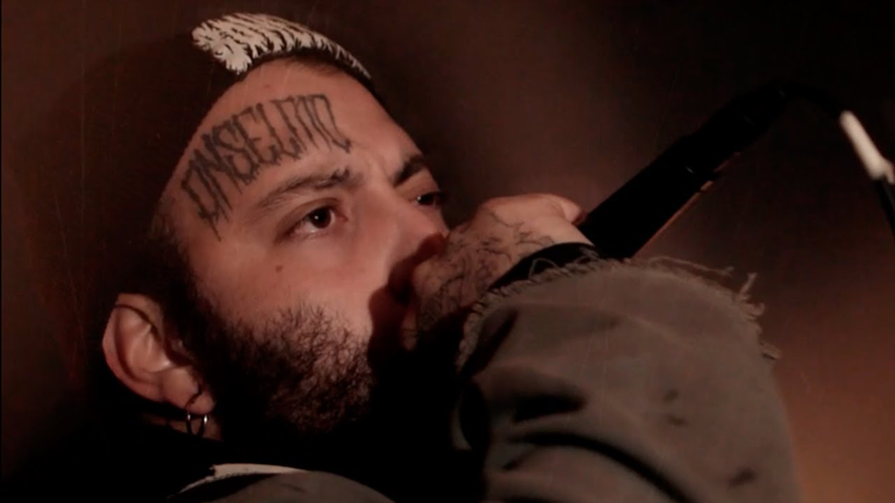 RESISTIENDO - ESCAPAR [OFFICIAL VIDEO]