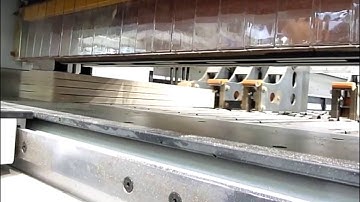 Front feeding computer panel saw.