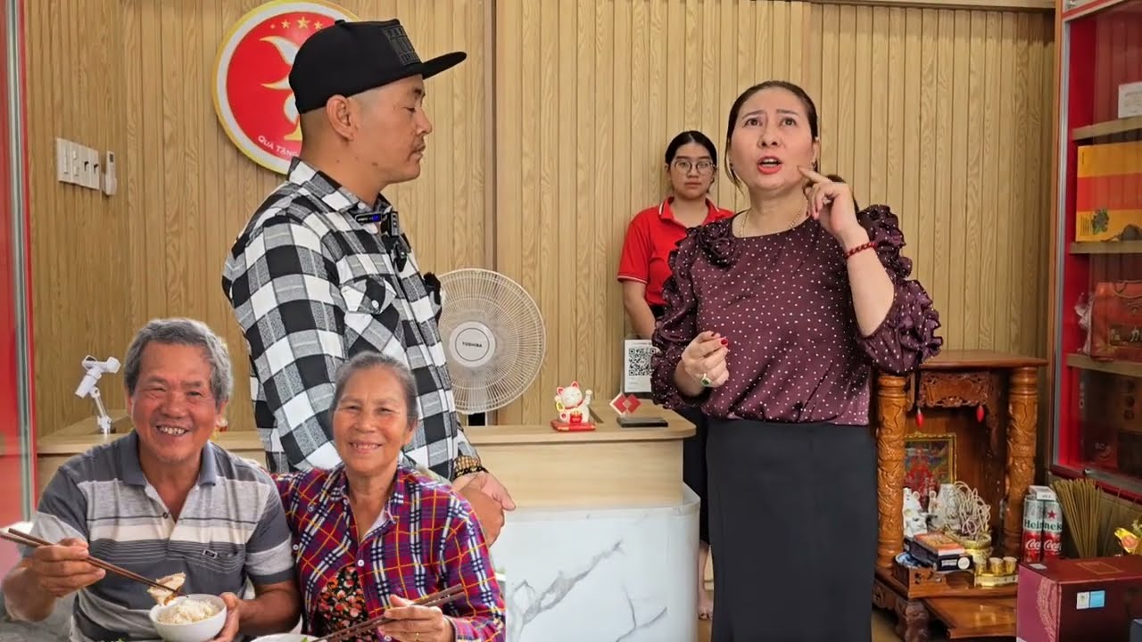 Cực Hót..! Tặng Quà khủng Ngày 8/3 cho Cô Giao 