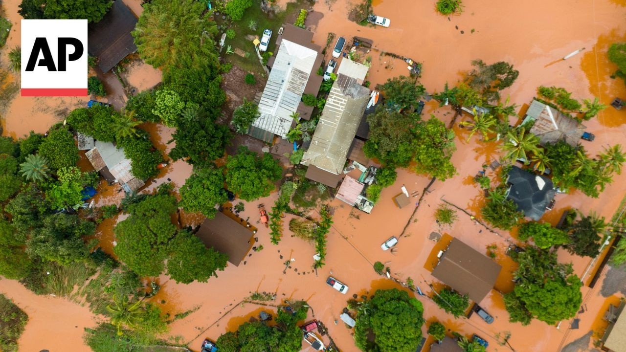Hawaii’s worst flooding in 20 years threatens dam and prompts evacuations