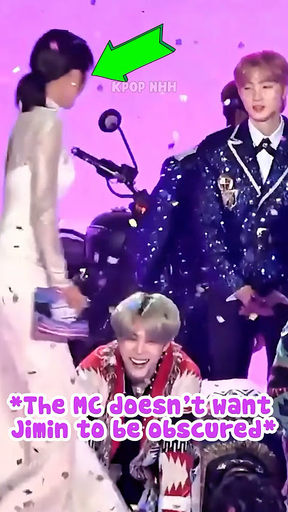Jimin Suddenly Kneel To The Floor And Scared The MC 😜😂 #shorts #bts #jimin