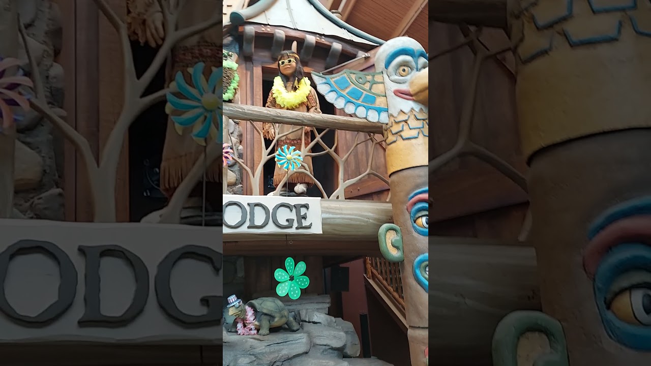 great wolf lodge wisconsin dells clock tower show YouTube