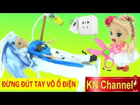 Video Đồ chơi trẻ em PHÙ THỦY ICY CHỌC PHÁ Ổ ĐIỆN & BÀI HỌC... - YouTube
