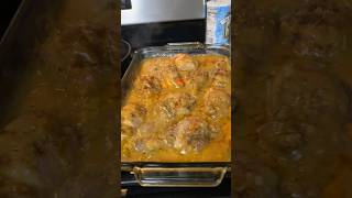 Southern Style Smothered Chicken 🍗😋🍽️ Subscribe and Like 👍 for more recipes🔔▶️