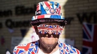 Superfans Camp Outside Hospital Ahead Of Royal Baby Birth screenshot 5
