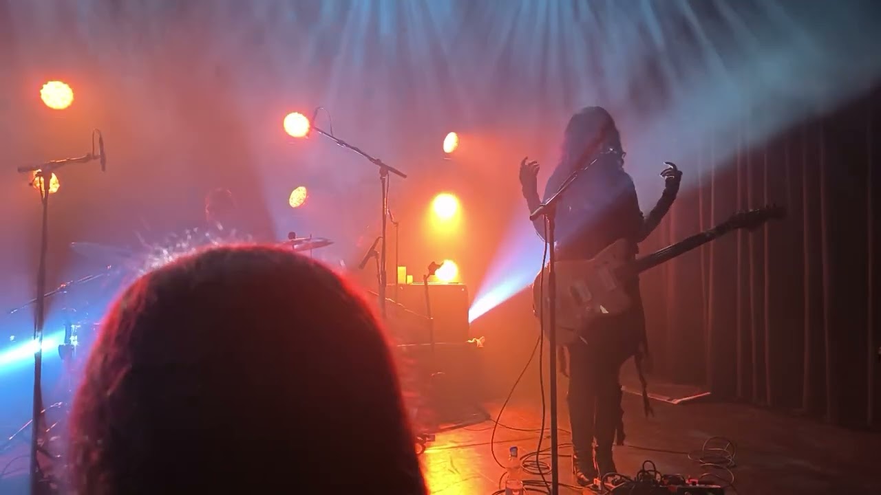 Mint Field live at Grauzone The Hague 20260206 194648