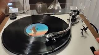 Yamaha YP-701 Turntable. Horiatis76.com