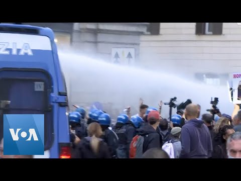 Police Use Water Cannon Against Protesters in Rome