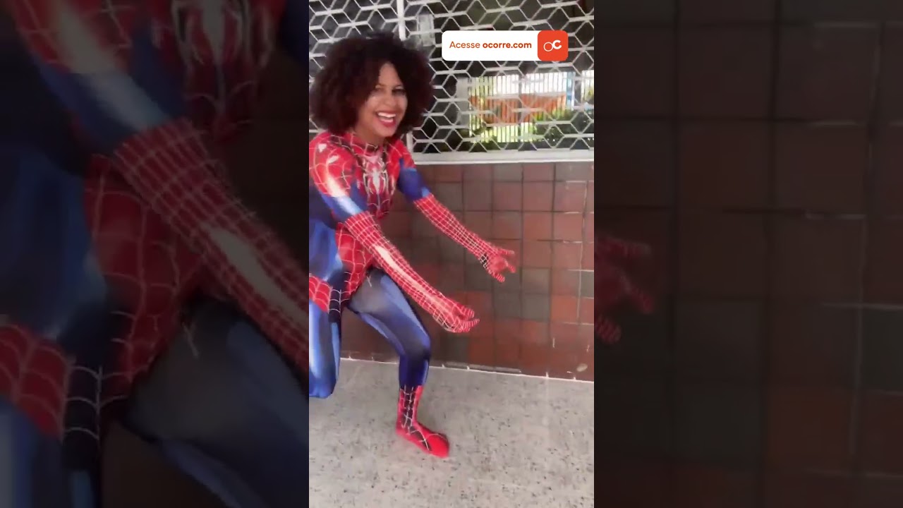 Reação de menino ao ver a BABÁ fantasiada de 'MULHER-ARANHA' viraliza