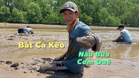Ra đuôi cồn bắt cá kèo về kho khô tiêu và nồi canh chua rau muống ruộng | Cù Lao Dung Vlogs #690