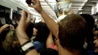 Fans de Paramore en el aeropuerto de Buenos Aires