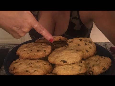 How to make delicious vegan chocolate chips cookies.