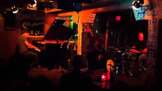 Kevin Lovejoy Trio: Close To You