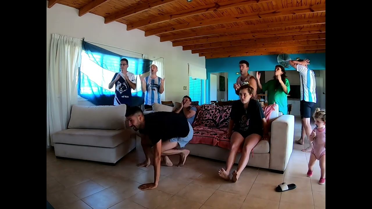 REACCIÓN DE AMIGOS - FINAL DEL MUNDO