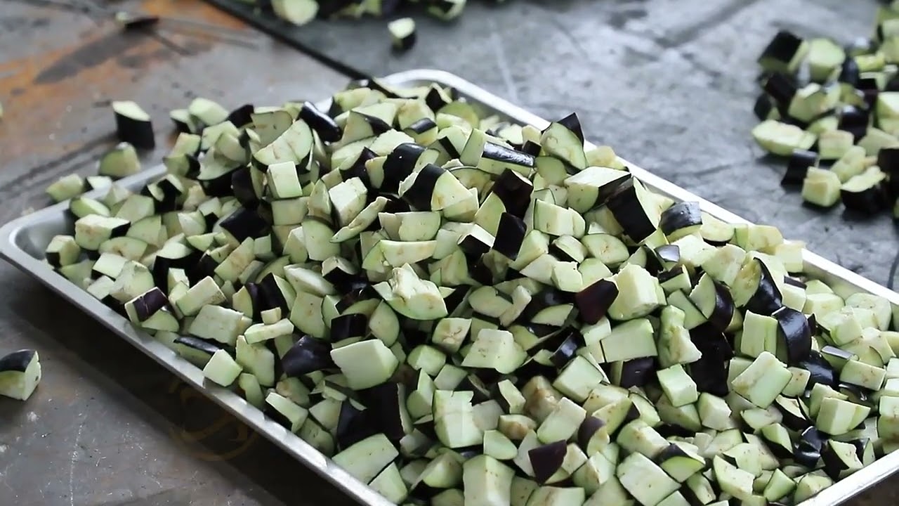 Continuous frying machine – fried eggplant cubes