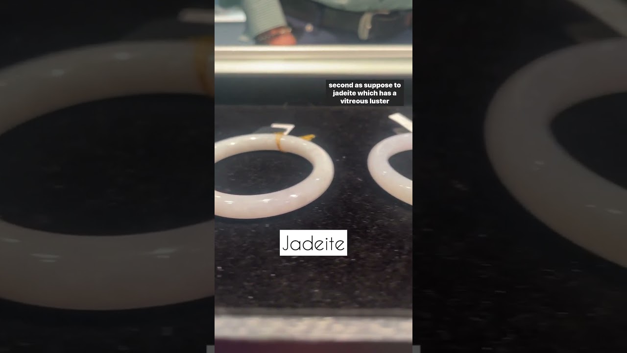 Разница во внешнем виде белого нефрита (жадеита) и белого жадеита