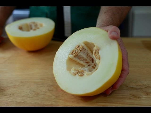 Why It's Difficult To Pick A Perfectly Ripe Honeydew