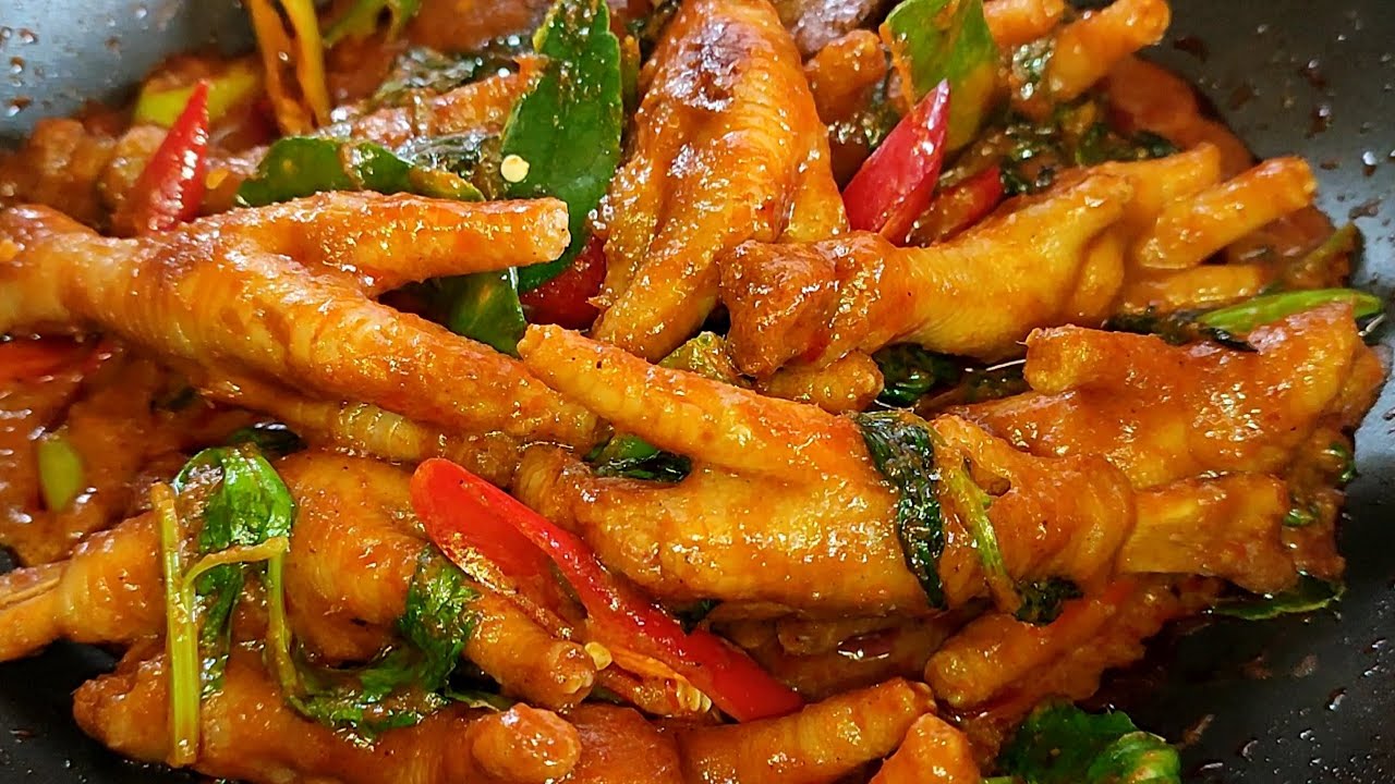 ผัดพริกแกงตีนไก่|เป็นอีกเมนูที่ต้องลอง