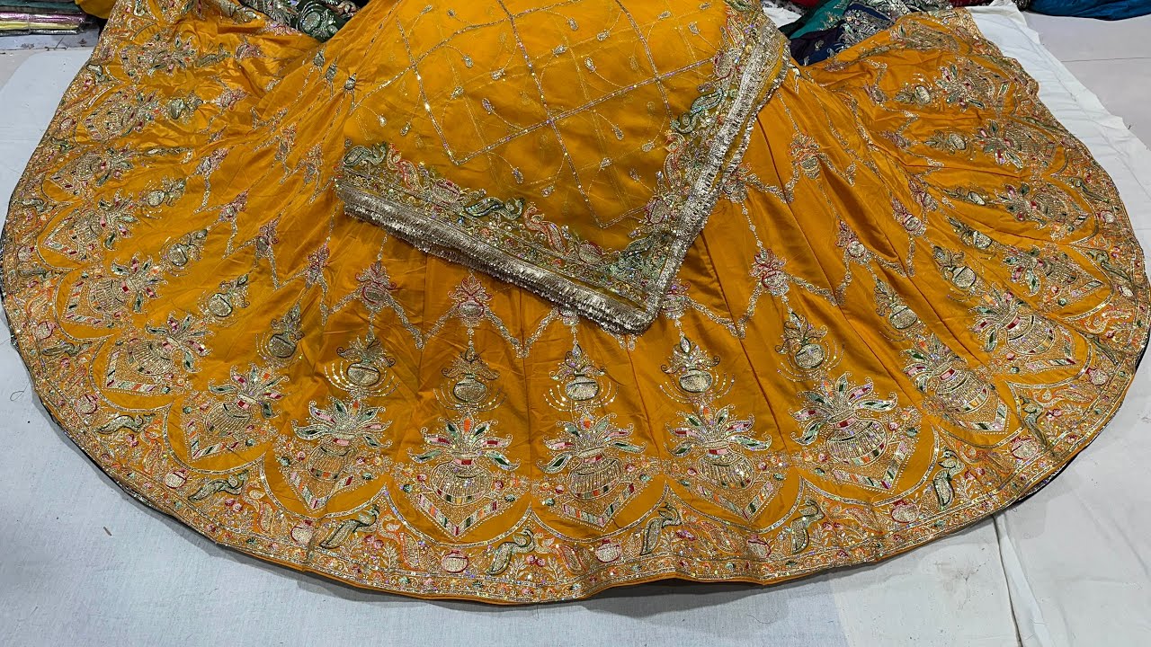 🌹कलश डिज़ाइन में सुपरहिट डिज़ाइन आ गया 20 कलियों का फुल फ्लेर में थ्री सैट पीस का 🌹☎️9460042753