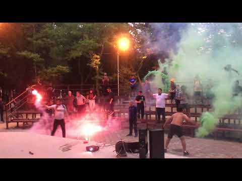 ქუთაისის ტორპედოს ქომაგთა კლუბმა გუნდის მატჩს დიდ ეკრანზე უყურა .