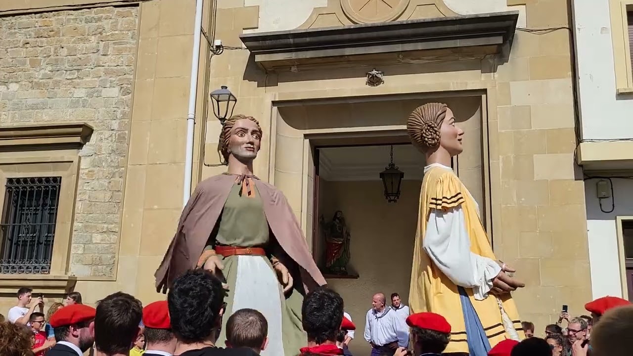 Despedida Polonesa Atarrabiako Erraldoiak 2022. Jaiak.  Gigantes Villava 2022 fiestas.