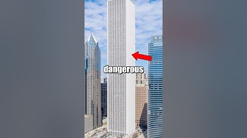 The most DANGEROUS skyscraper in Chicago 🤯 #building #architecture #viral