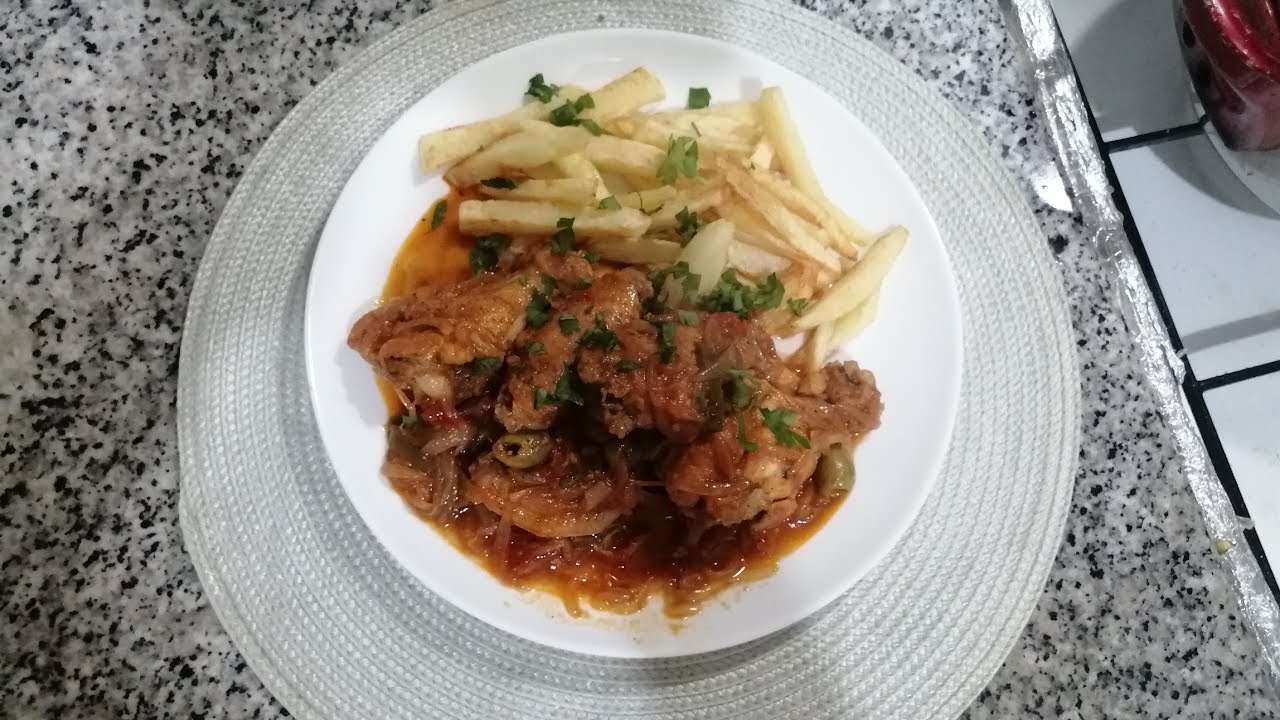 جاج بالبصل والطماطم والفلفل الاخضر 