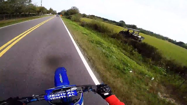 Dirt bike gets chased by UTV (yz125)