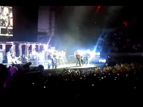 Justin Bieber baila la Macarena con la camiseta del Barça y canta Baby