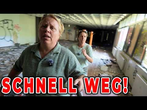 FLUCHT AUS DER VERLASSENEN SCHULE! JEMAND SUCHT NACH UNS