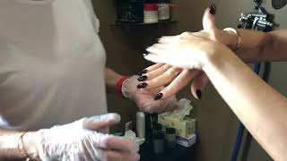 Spray tanning the hands