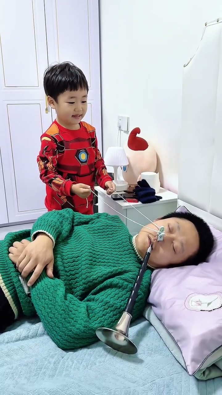 看爸爸多厉害，睡着了还会吹喇叭!#Cute baby#Cute#呆萌小米宝#聪明宝宝#萌娃