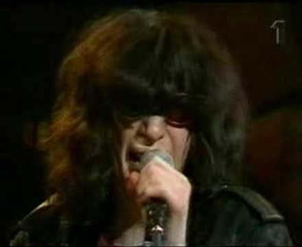 Ramones - The KKK took my baby away LIVE in Sweden