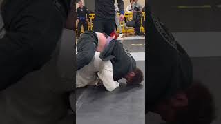 Sweep ➡️ back take ➡️ RNC #isuckatjiujitsushow #bjjsweep #combatsport